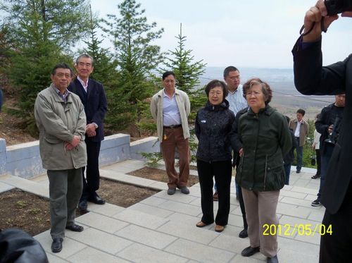 红二代纪念李范五诞辰100周年陵园祭扫